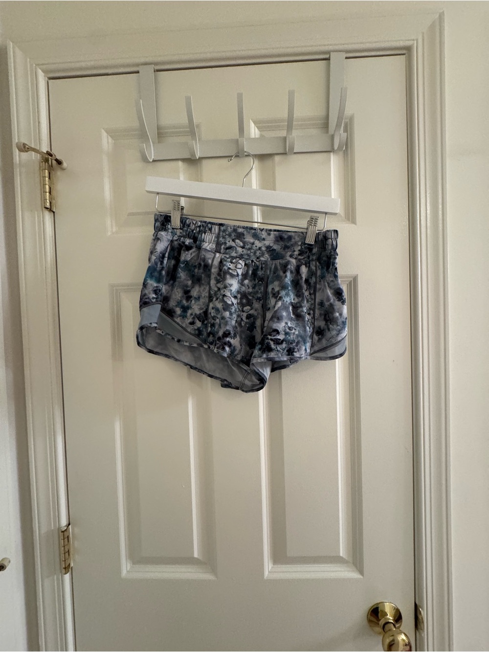Lululemon Grey/Blue Hotty Hot Shorts 2.5”